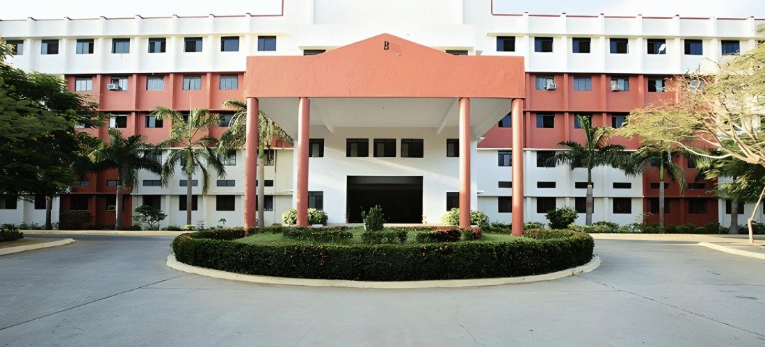 Rajalakshmi Engineering College Campus